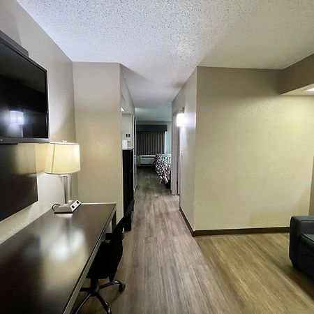 Red Roof Inn & Suites Jackson - Richland מראה חיצוני תמונה