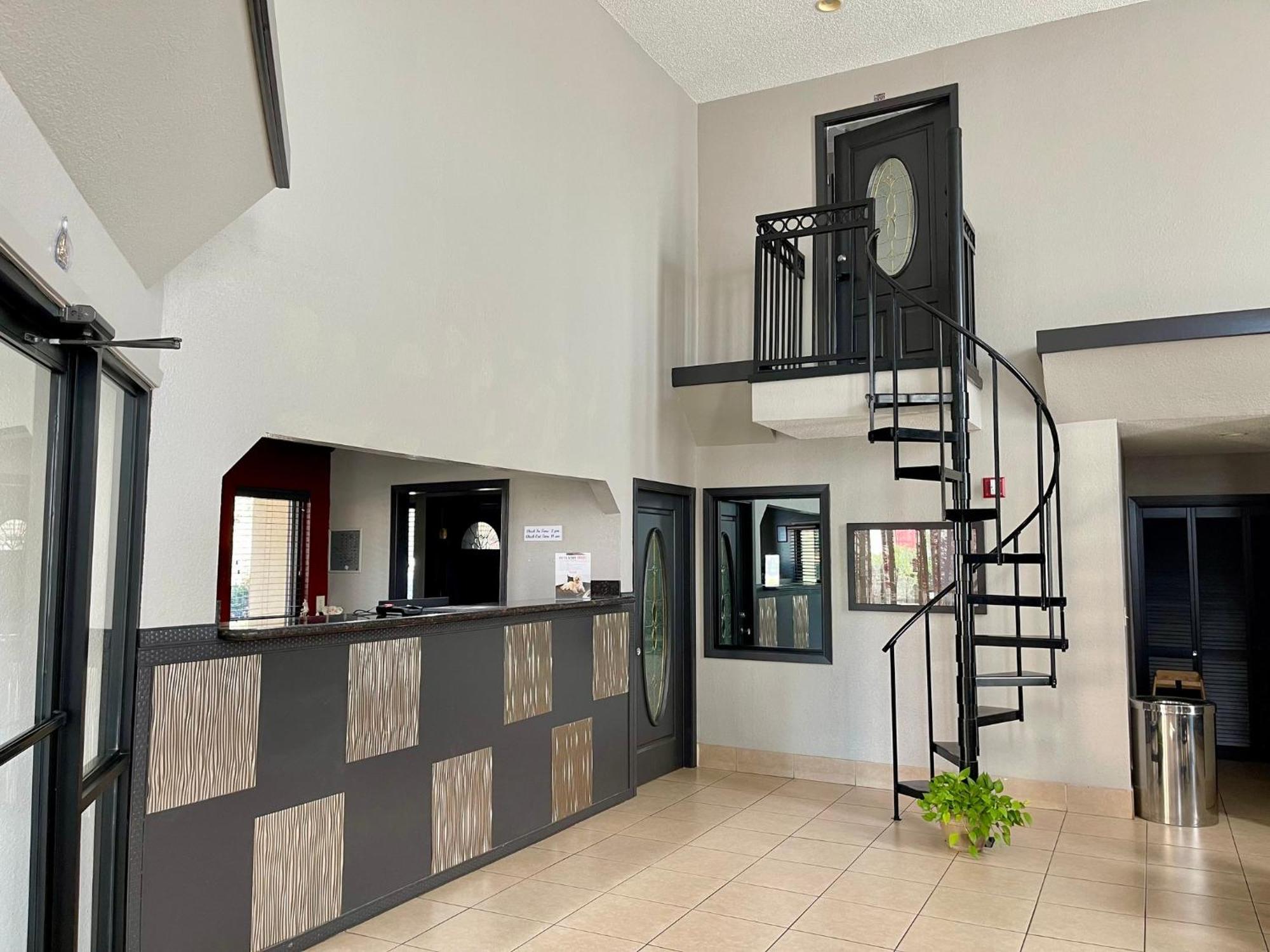 Red Roof Inn & Suites Jackson - Richland מראה חיצוני תמונה