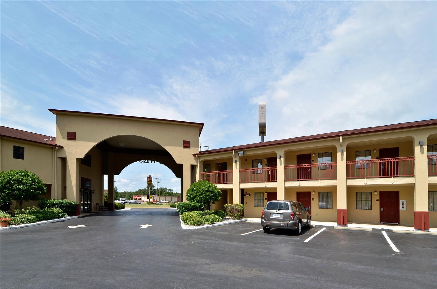 Red Roof Inn & Suites Jackson - Richland מראה חיצוני תמונה