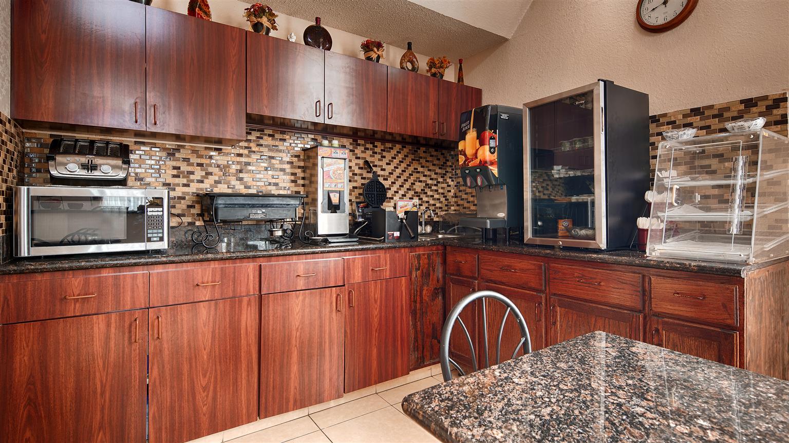Red Roof Inn & Suites Jackson - Richland מראה חיצוני תמונה
