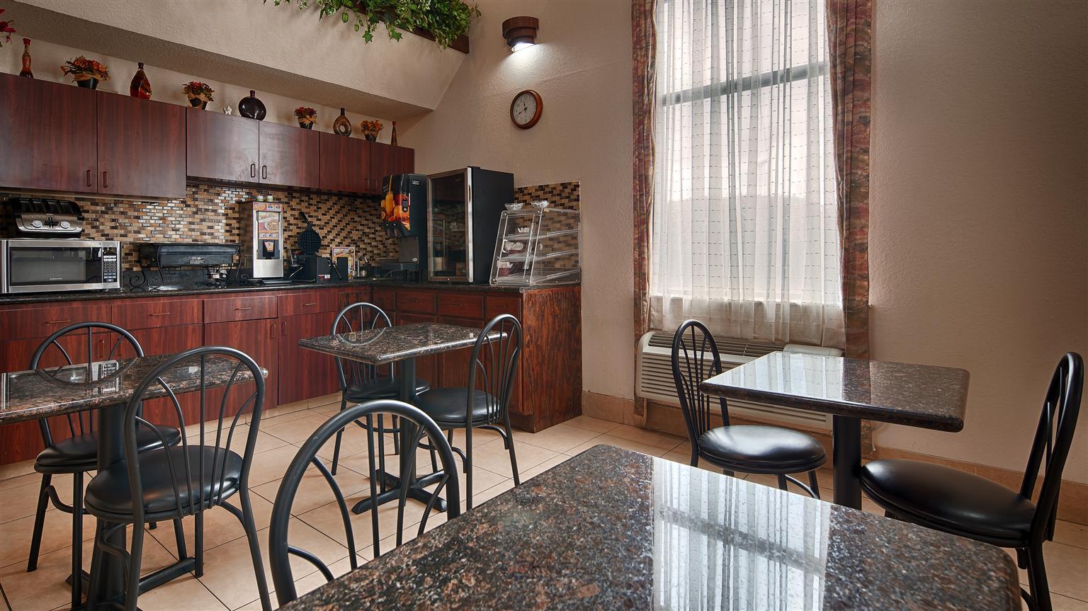 Red Roof Inn & Suites Jackson - Richland מראה חיצוני תמונה