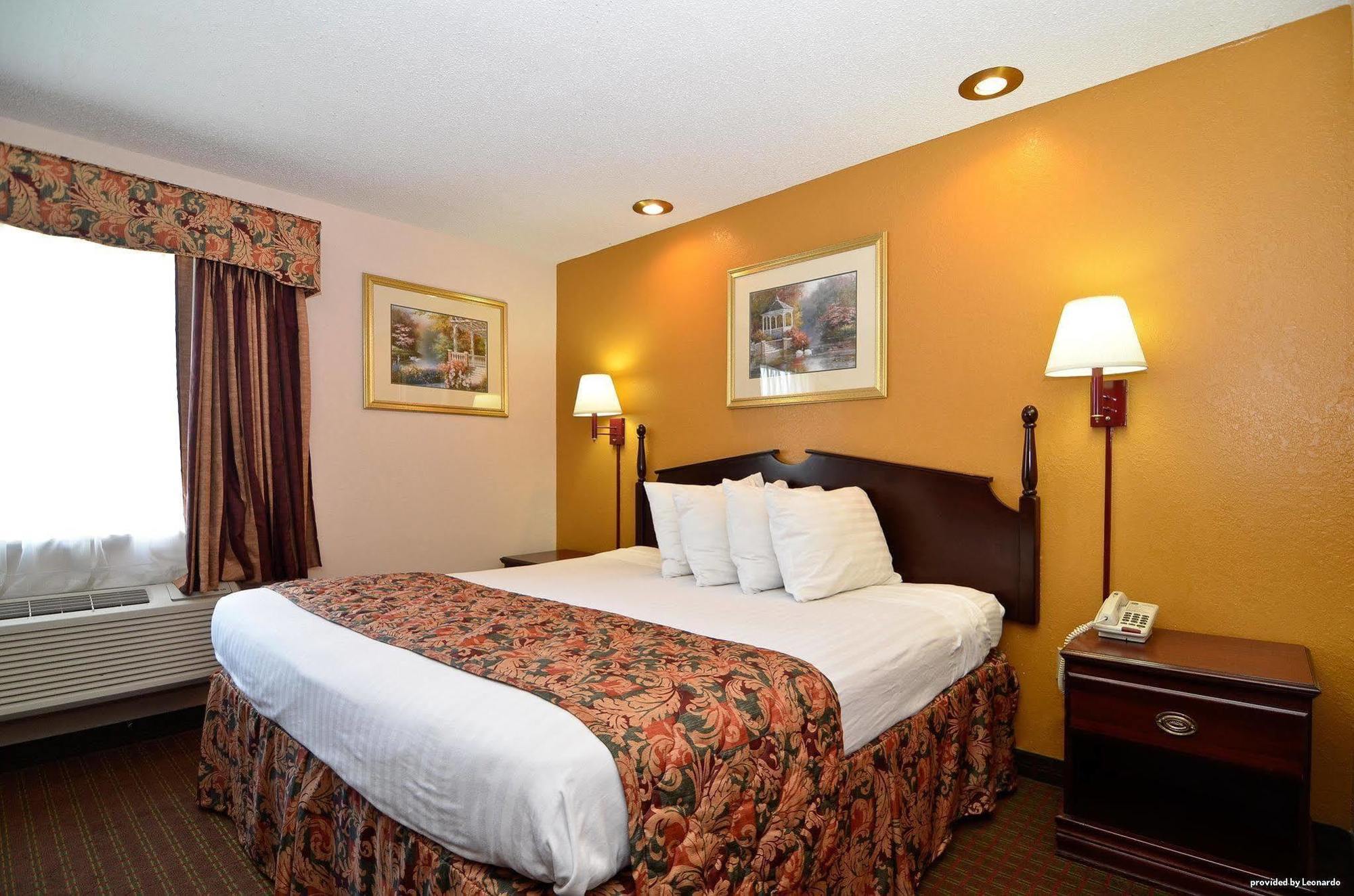 Red Roof Inn & Suites Jackson - Richland מראה חיצוני תמונה