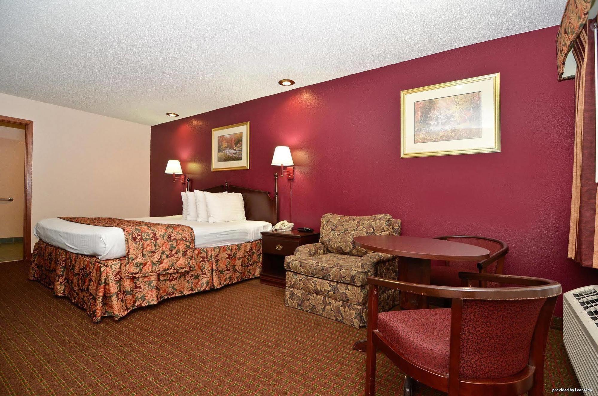 Red Roof Inn & Suites Jackson - Richland מראה חיצוני תמונה