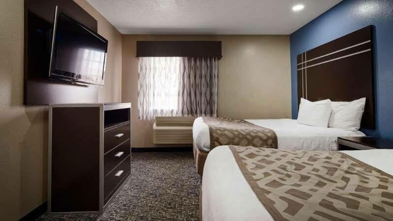 Red Roof Inn & Suites Jackson - Richland מראה חיצוני תמונה